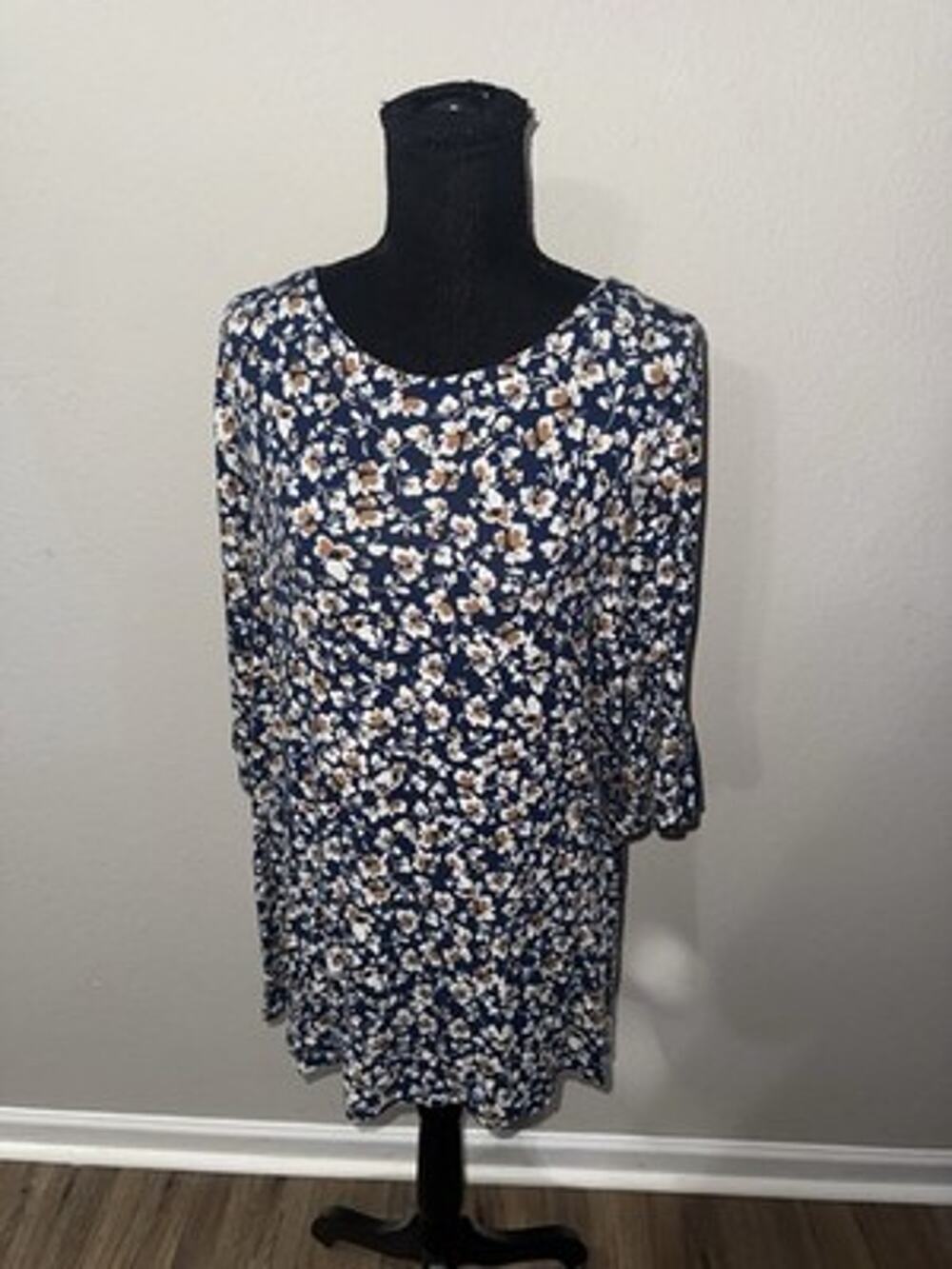 J. Jill Wearever Floral Tunic Top Medium Navy Blue White Brown Cottagecore Knit